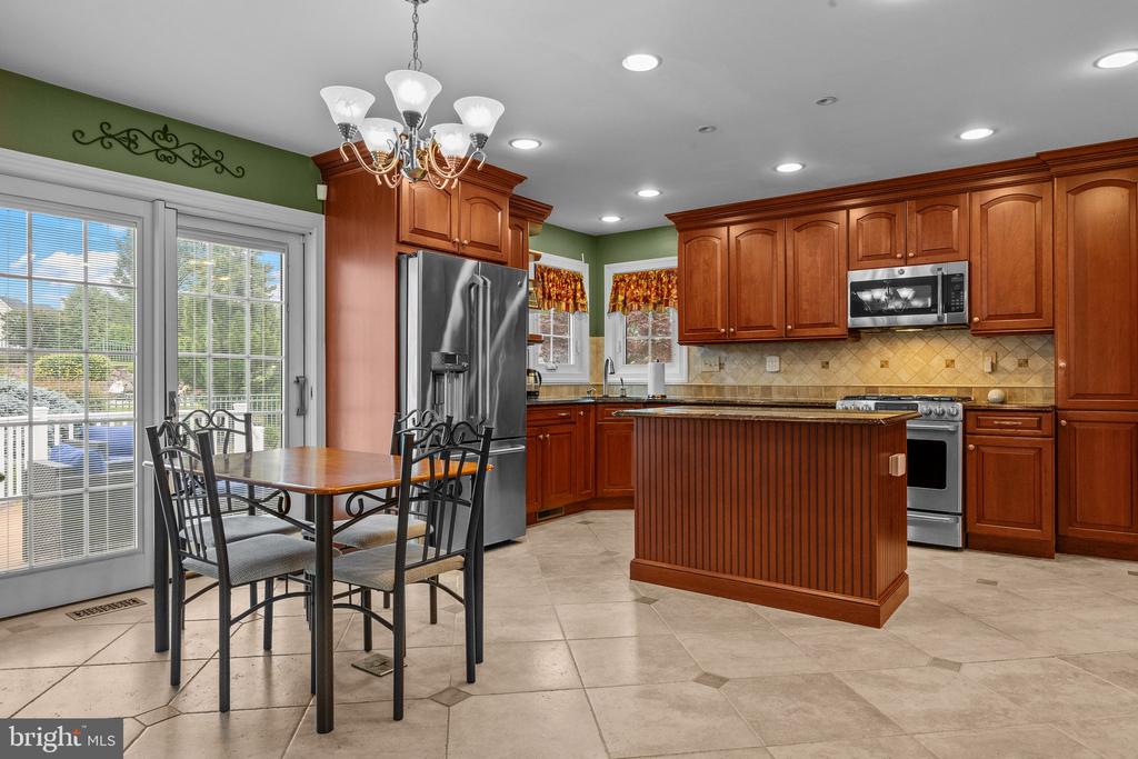 20 CATHLEEN DRIVE