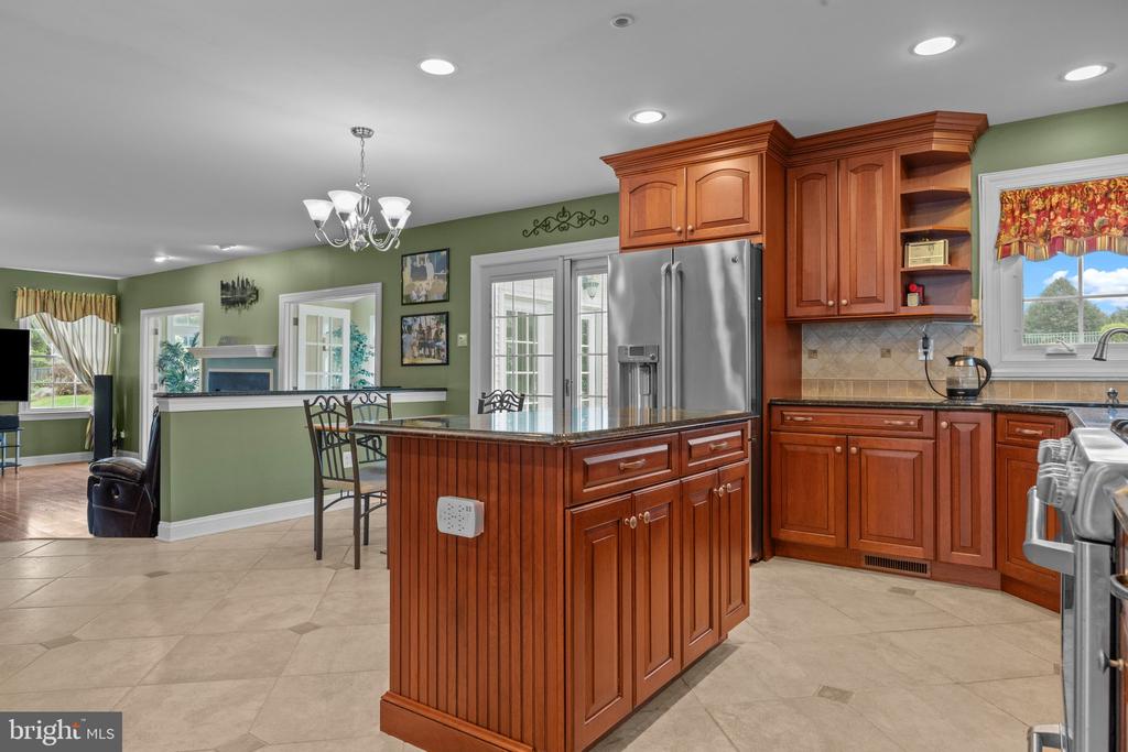 20 CATHLEEN DRIVE