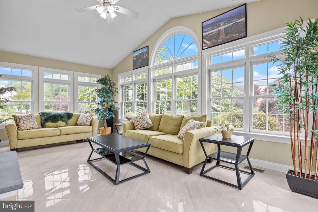 20 CATHLEEN DRIVE