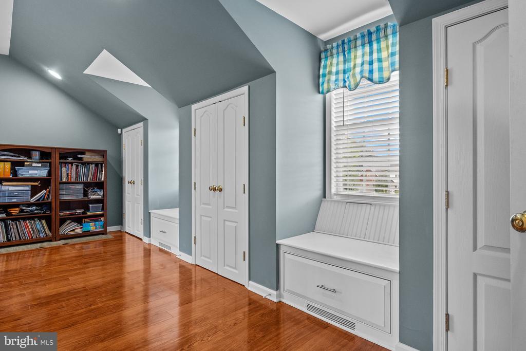 20 CATHLEEN DRIVE