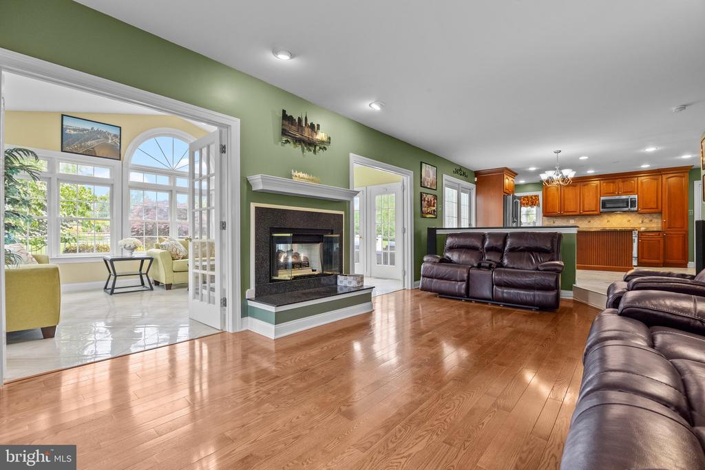 20 CATHLEEN DRIVE