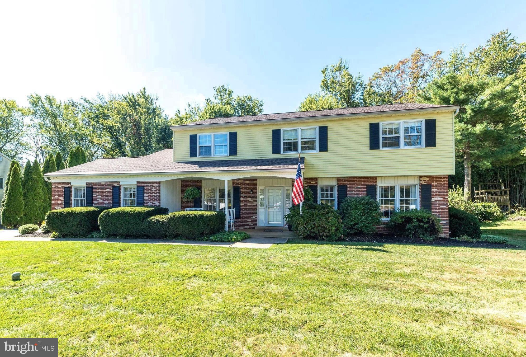 1208 DICKINSON DRIVE