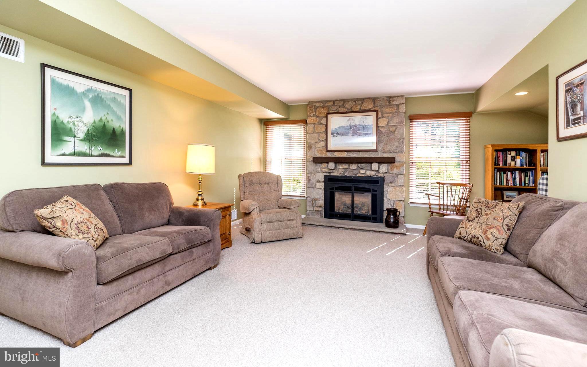 1208 DICKINSON DRIVE