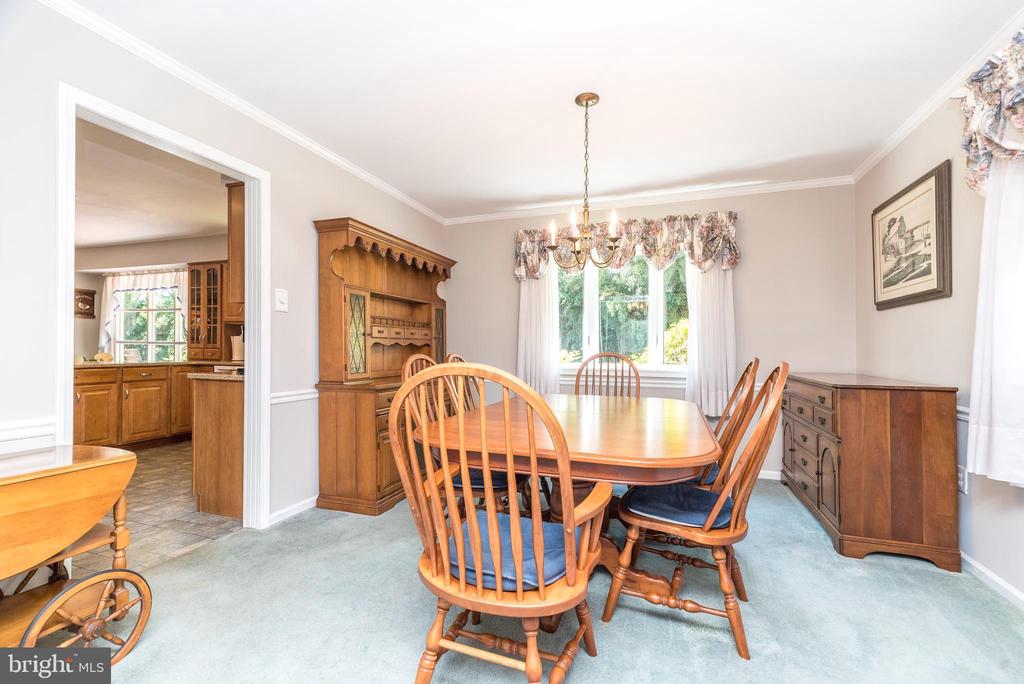 1208 DICKINSON DRIVE