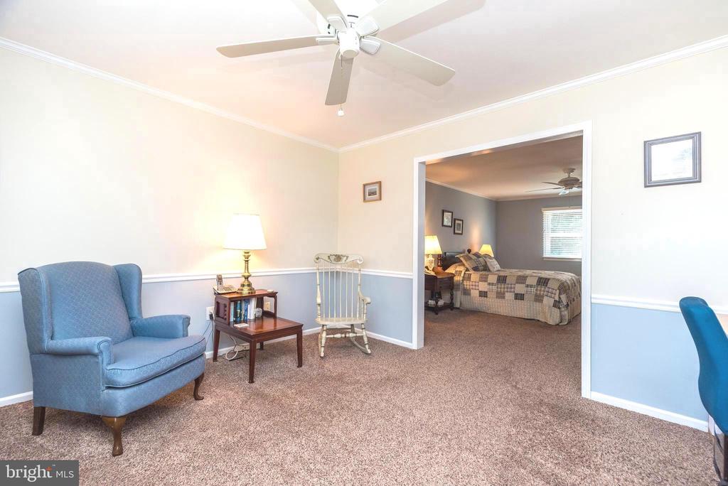 1208 DICKINSON DRIVE
