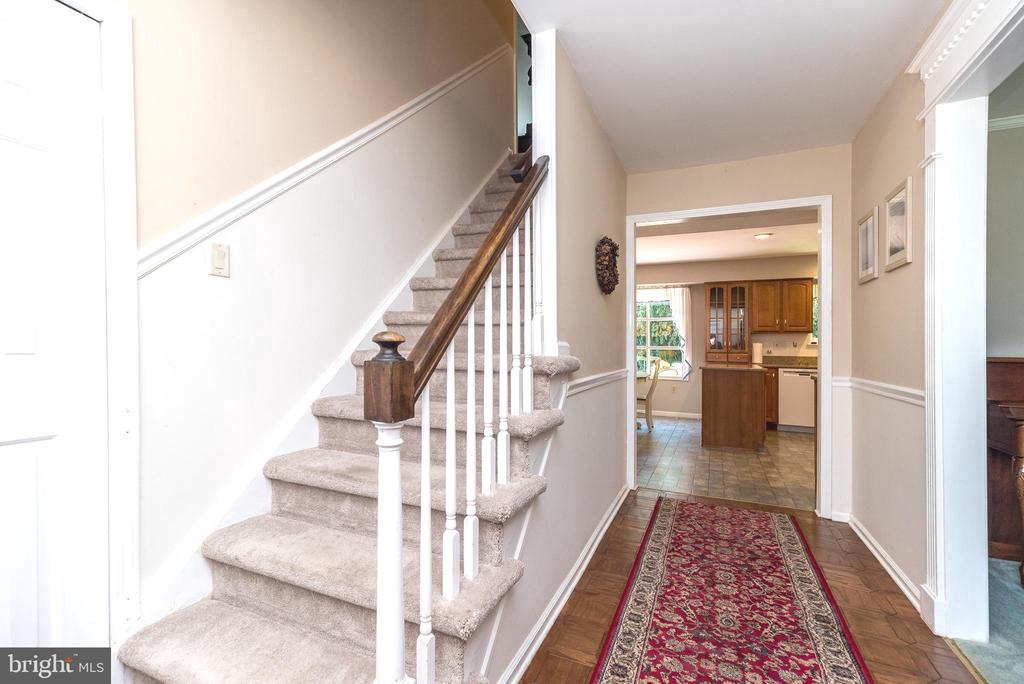 1208 DICKINSON DRIVE