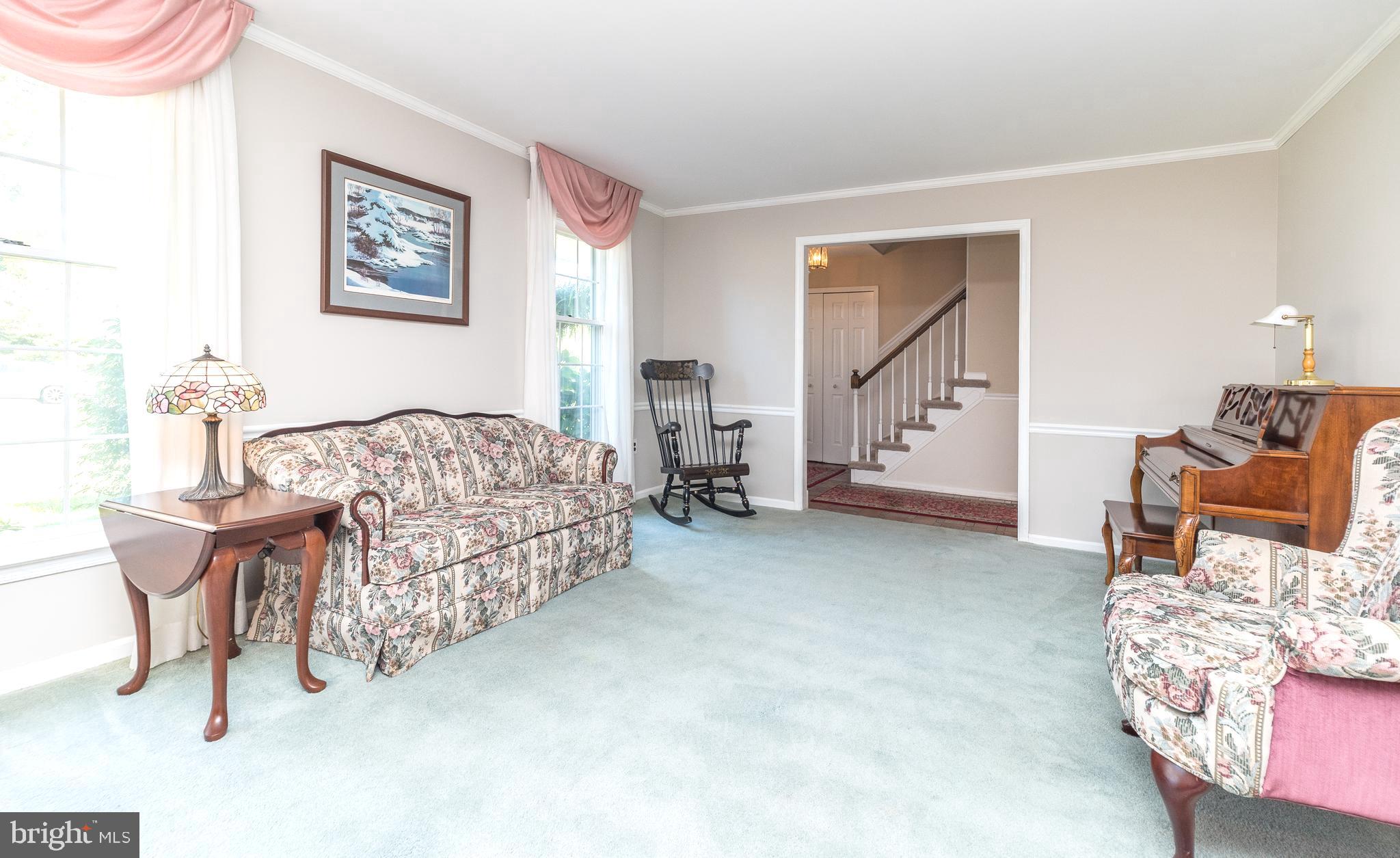 1208 DICKINSON DRIVE