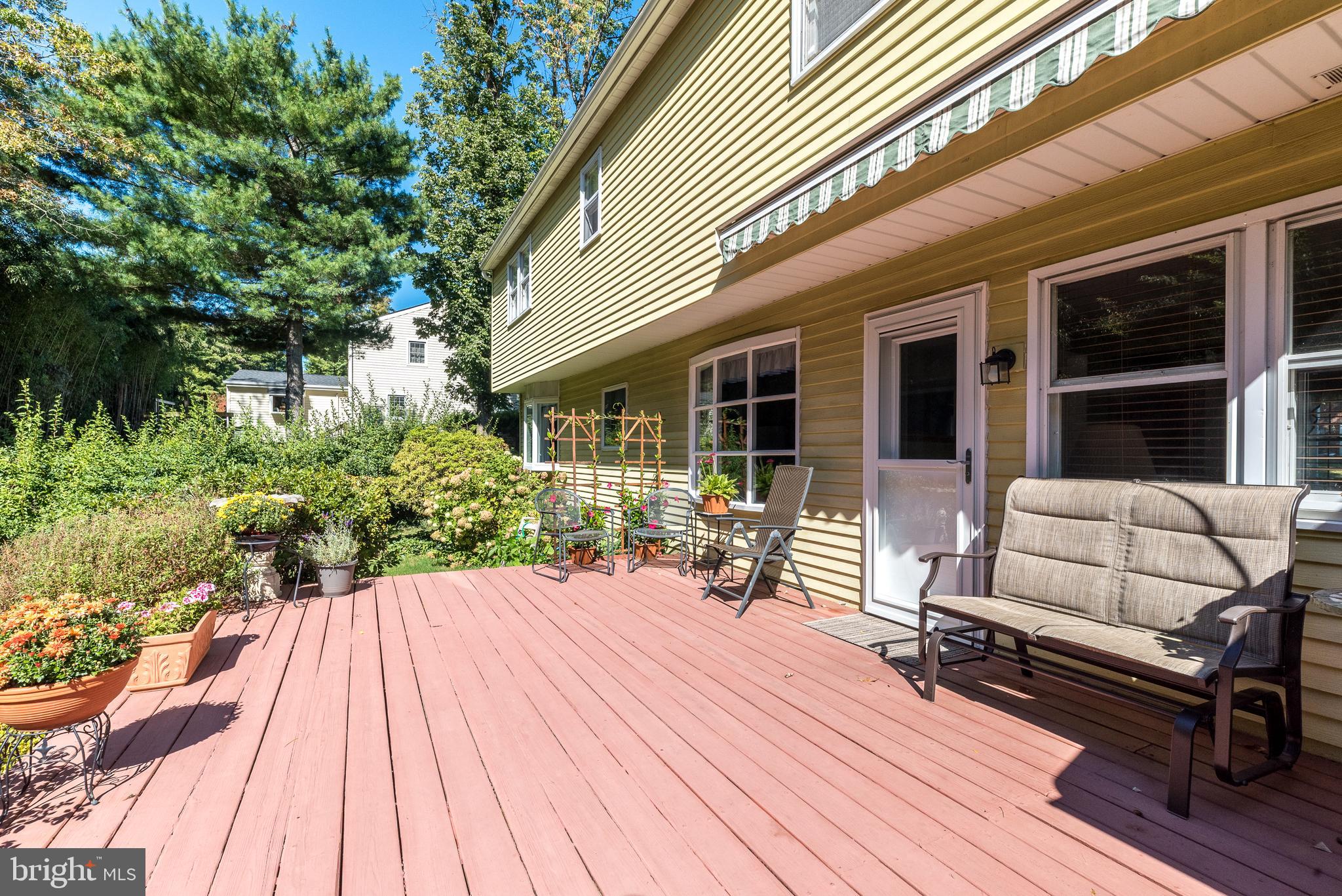 1208 DICKINSON DRIVE