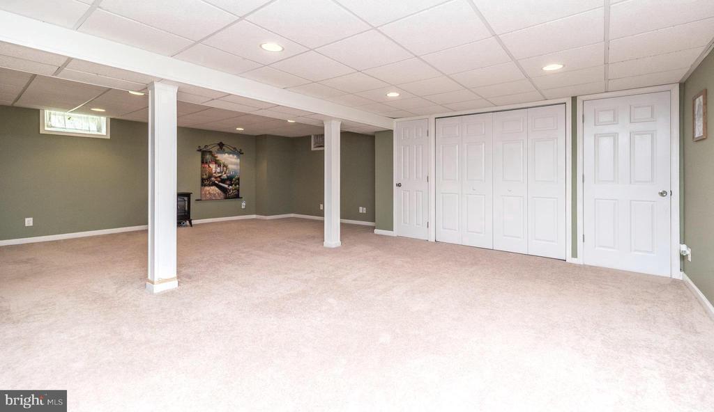 1208 DICKINSON DRIVE