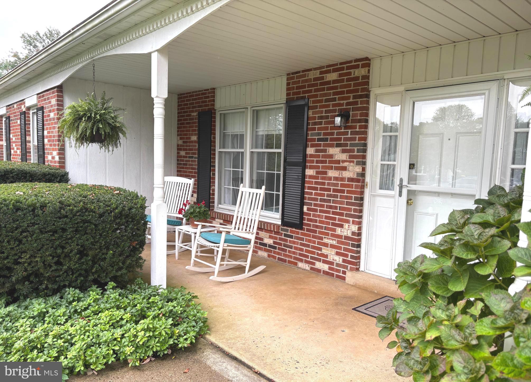 1208 DICKINSON DRIVE