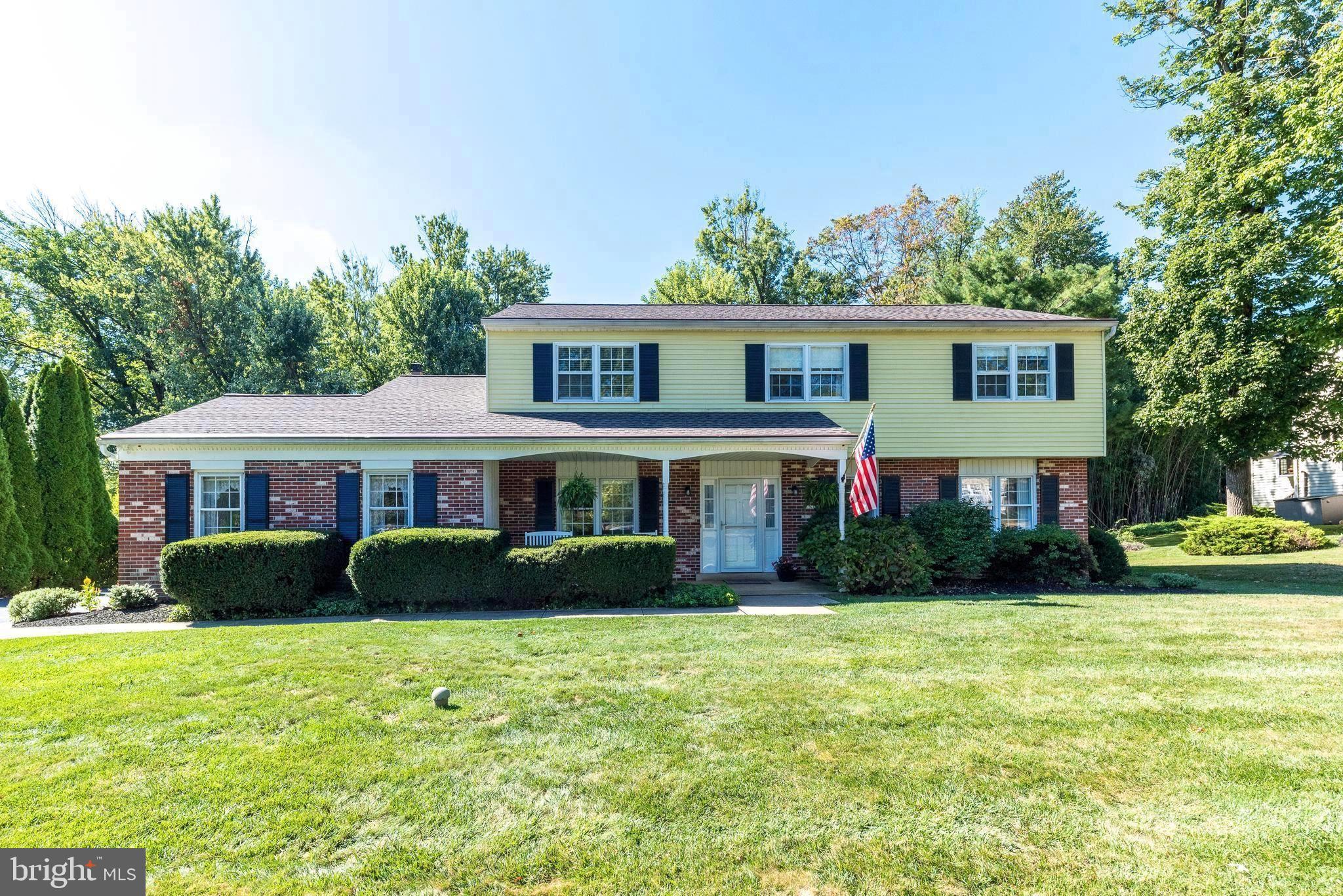 1208 DICKINSON DRIVE