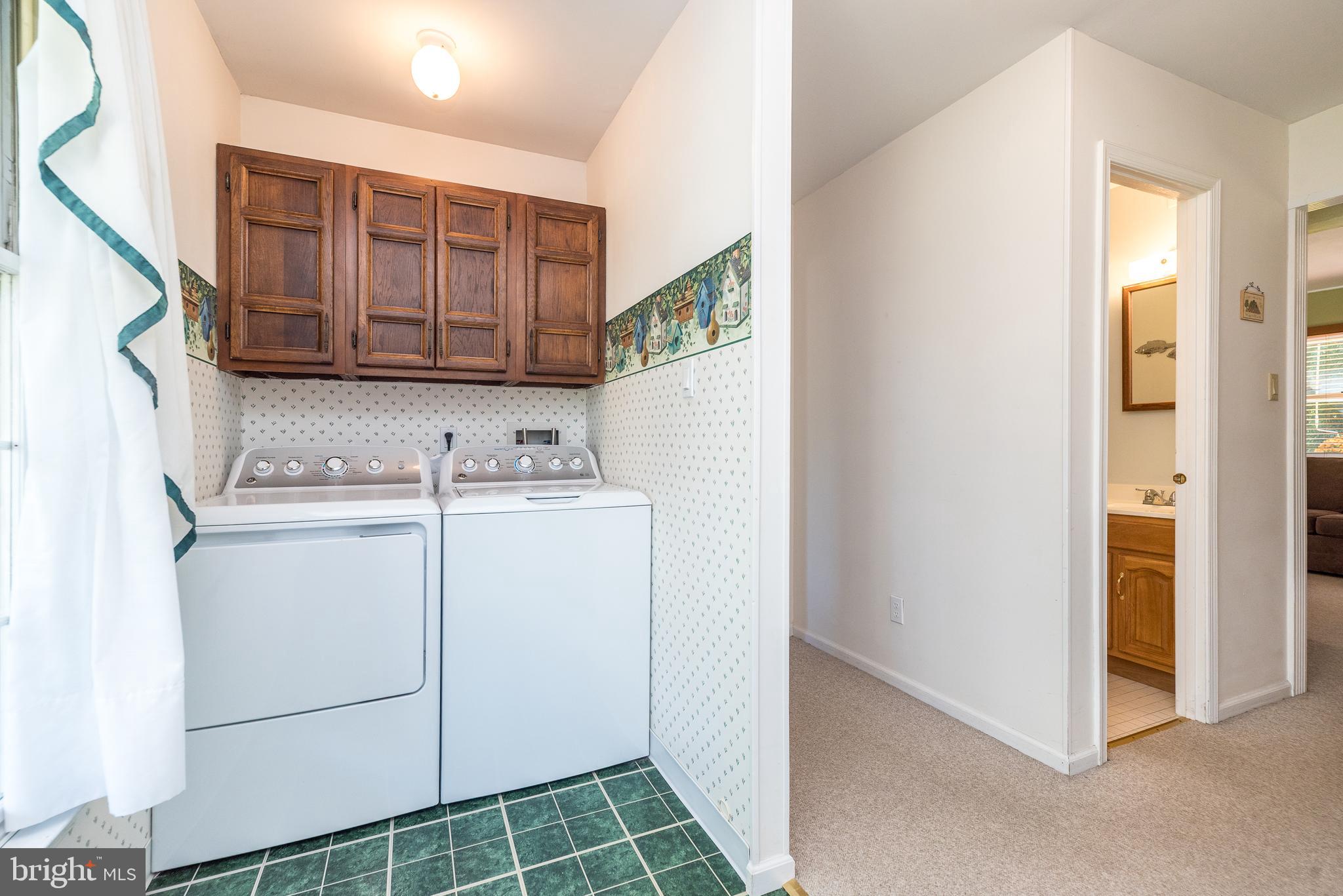 1208 DICKINSON DRIVE