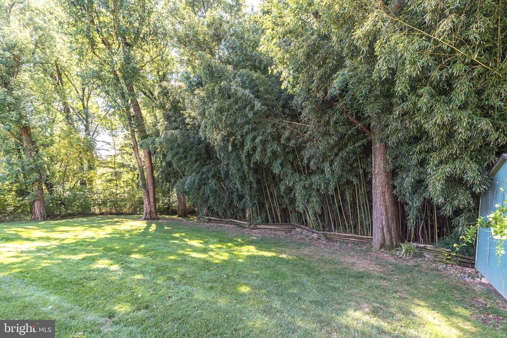1208 DICKINSON DRIVE