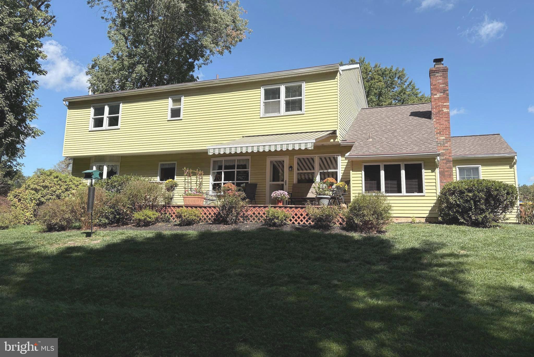 1208 DICKINSON DRIVE