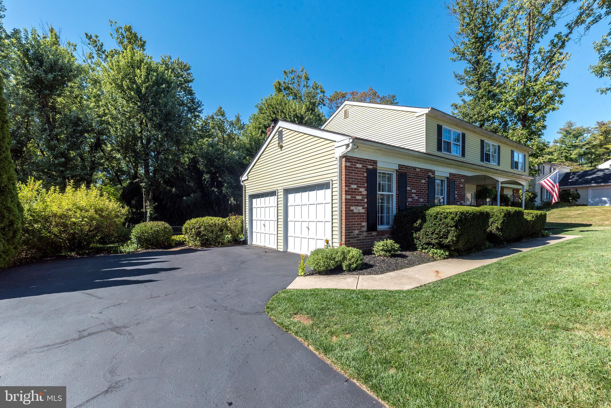 1208 DICKINSON DRIVE