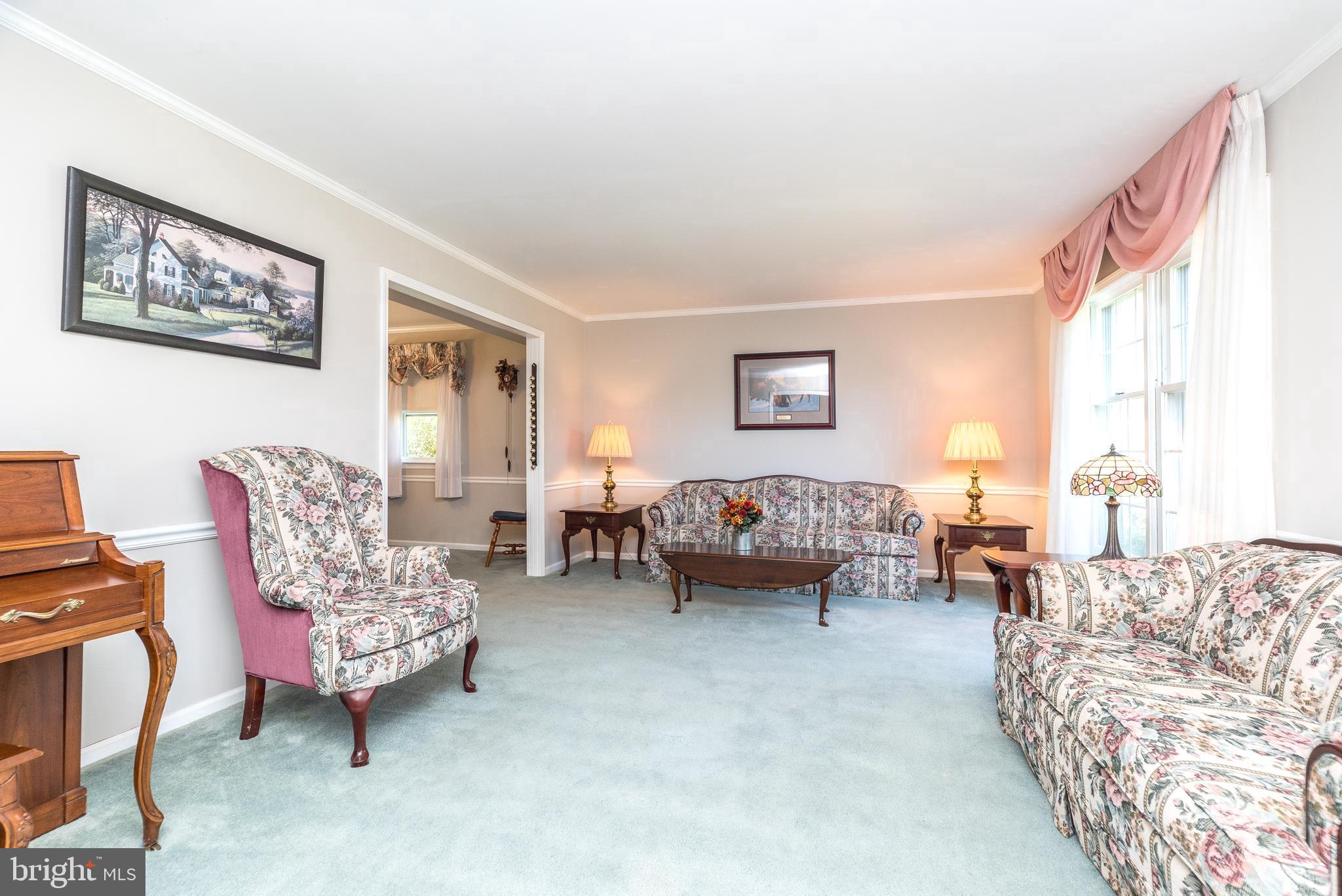 1208 DICKINSON DRIVE