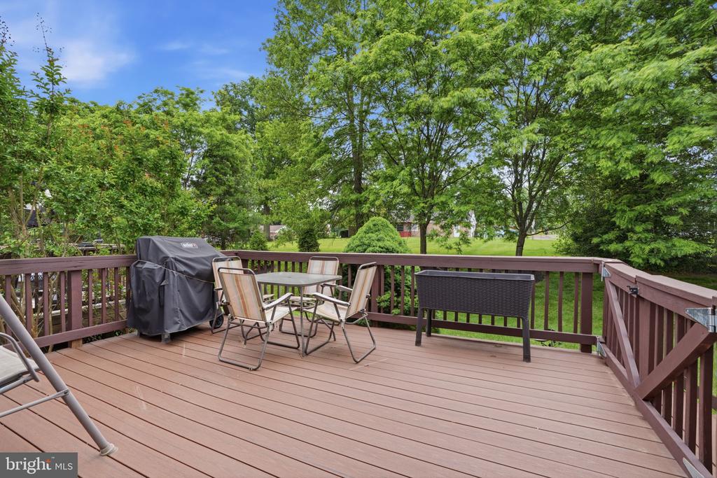 272 HAMPSHIRE DRIVE