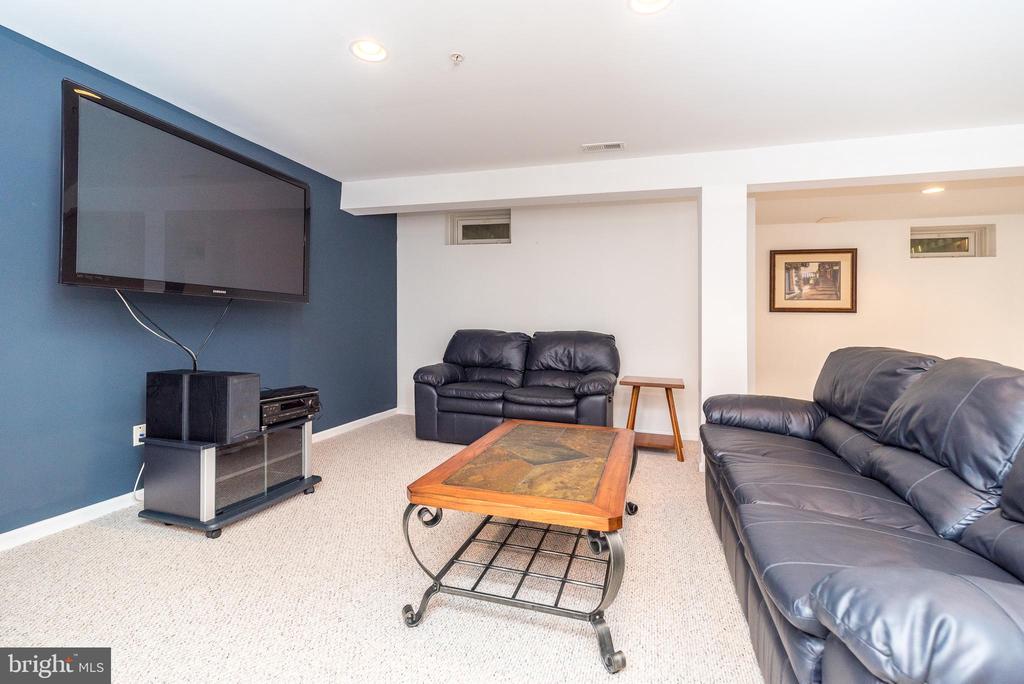 2601 CRABAPPLE CIRCLE