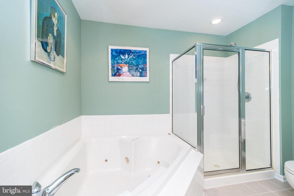 2601 CRABAPPLE CIRCLE