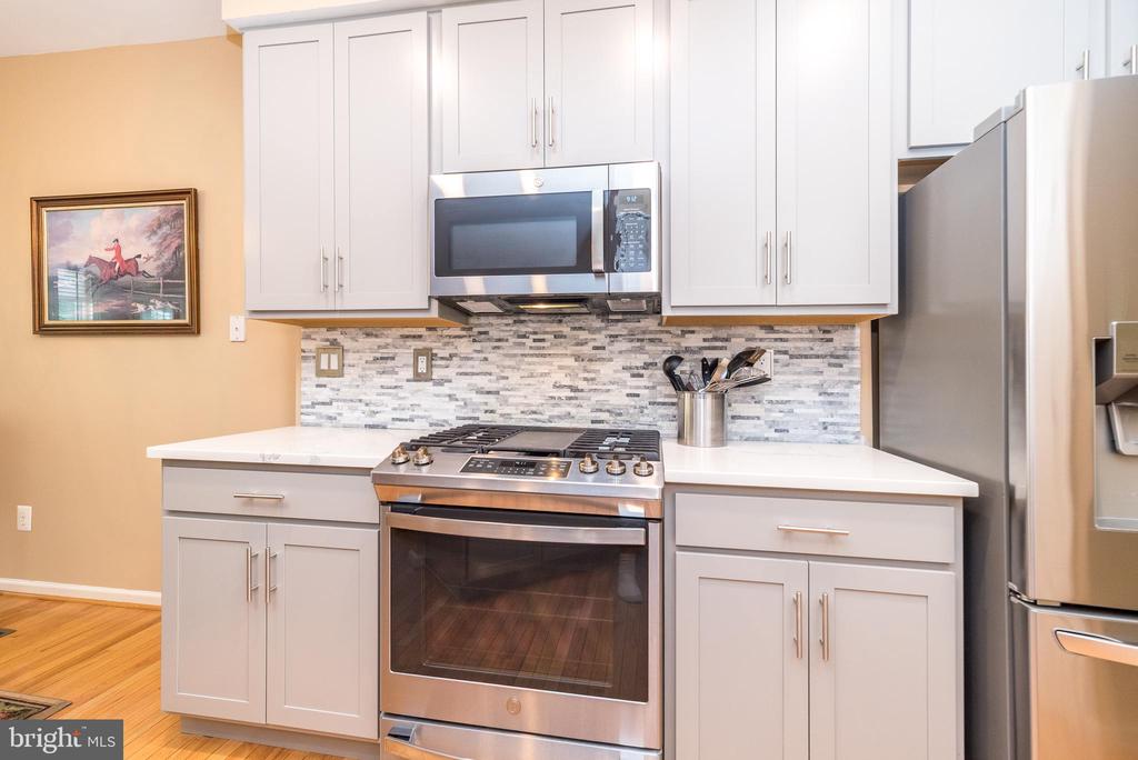 2601 CRABAPPLE CIRCLE