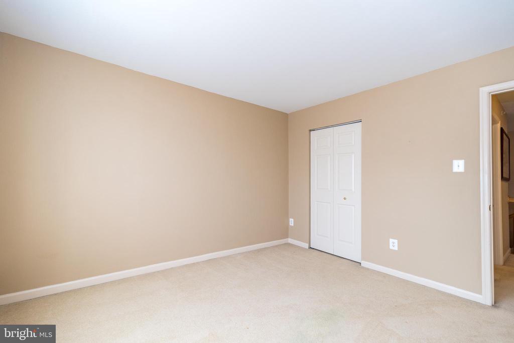 2601 CRABAPPLE CIRCLE
