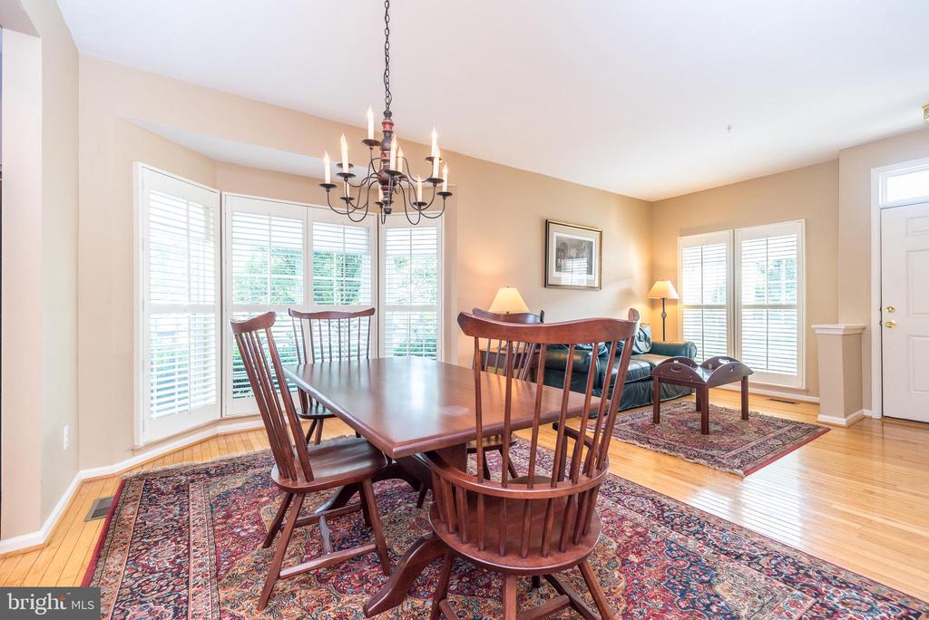 2601 CRABAPPLE CIRCLE