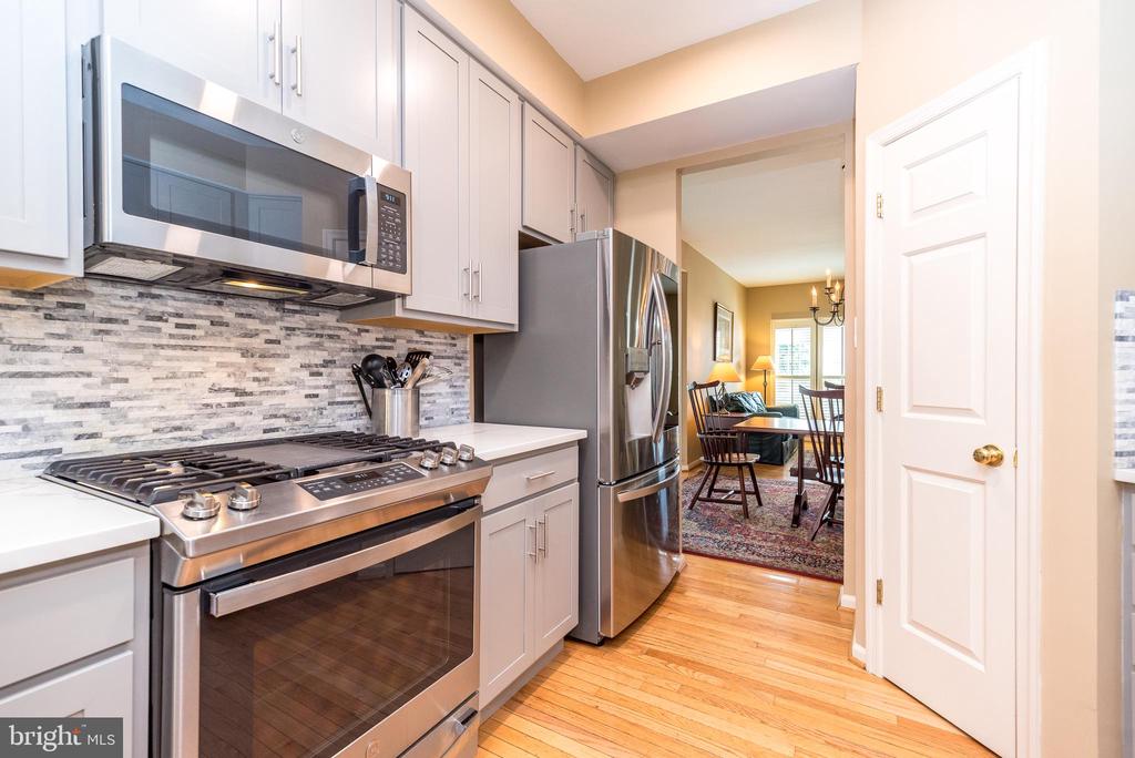 2601 CRABAPPLE CIRCLE