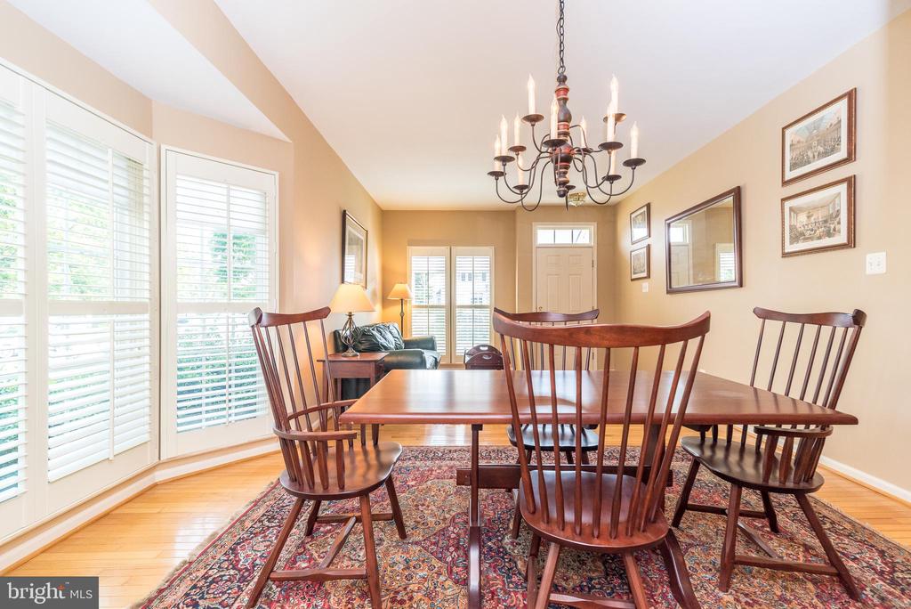 2601 CRABAPPLE CIRCLE