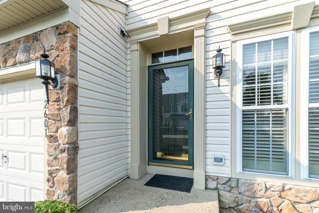 2601 CRABAPPLE CIRCLE