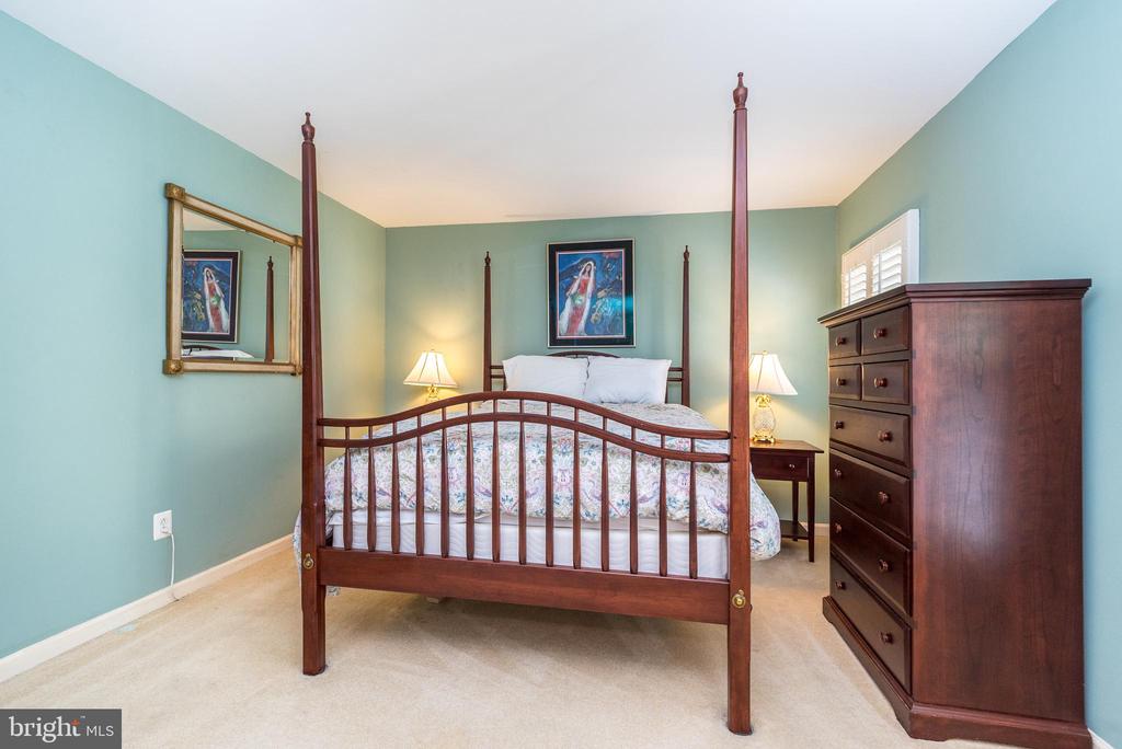 2601 CRABAPPLE CIRCLE