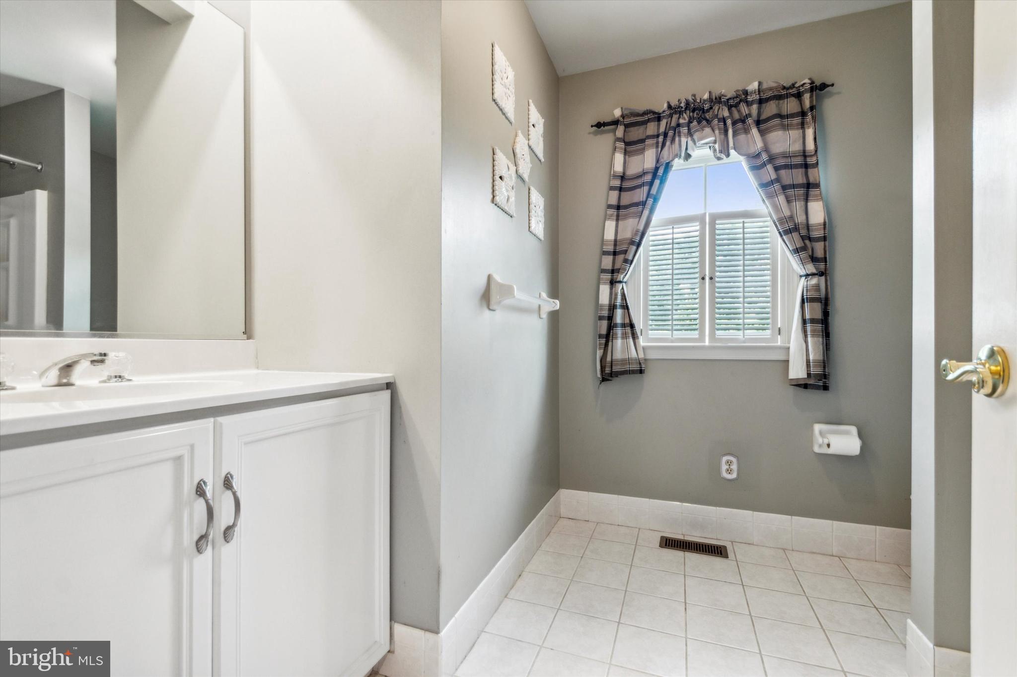 623 CARAVAY LANE