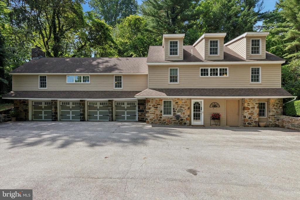 413 N WAWASET ROAD