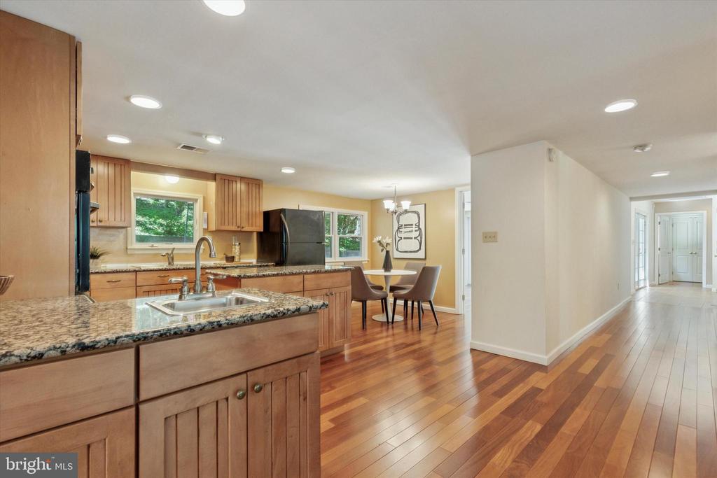 413 N WAWASET ROAD