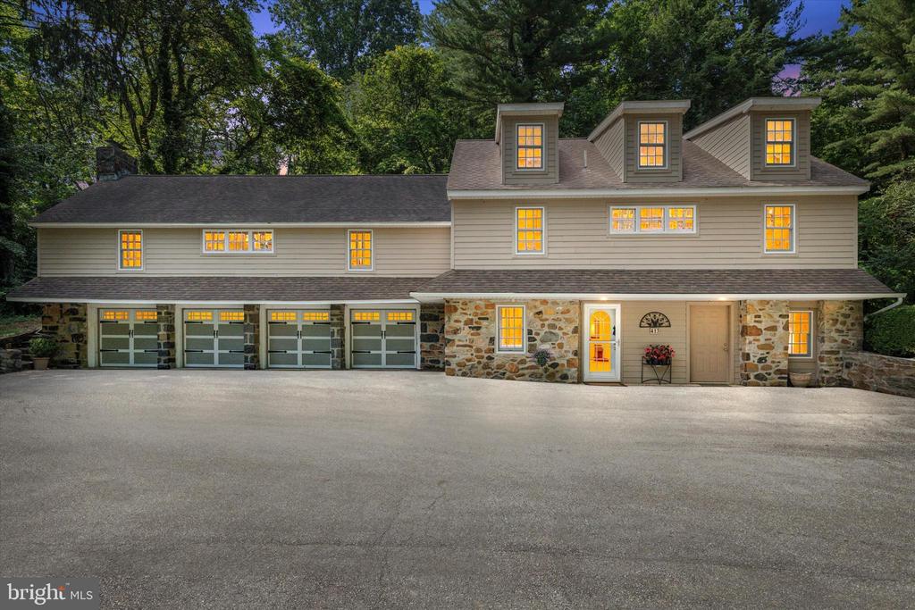 413 N WAWASET ROAD
