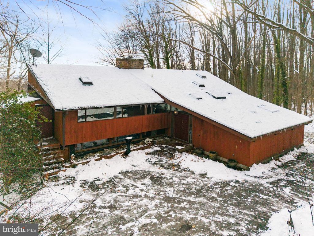 712 HIGHSPIRE ROAD