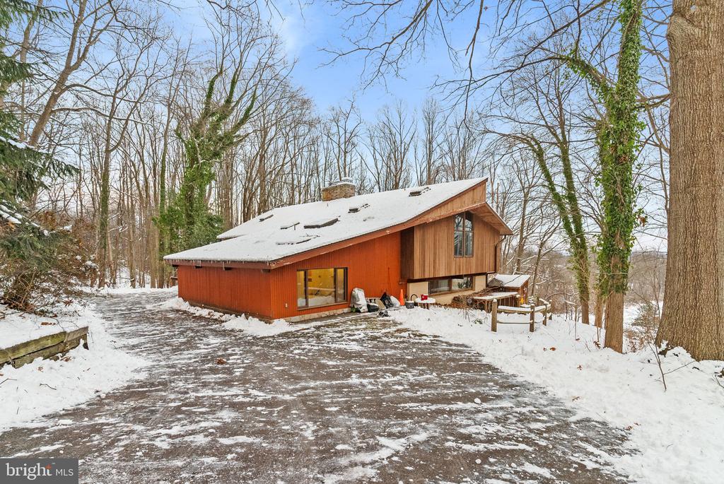 712 HIGHSPIRE ROAD