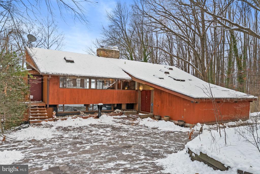 712 HIGHSPIRE ROAD