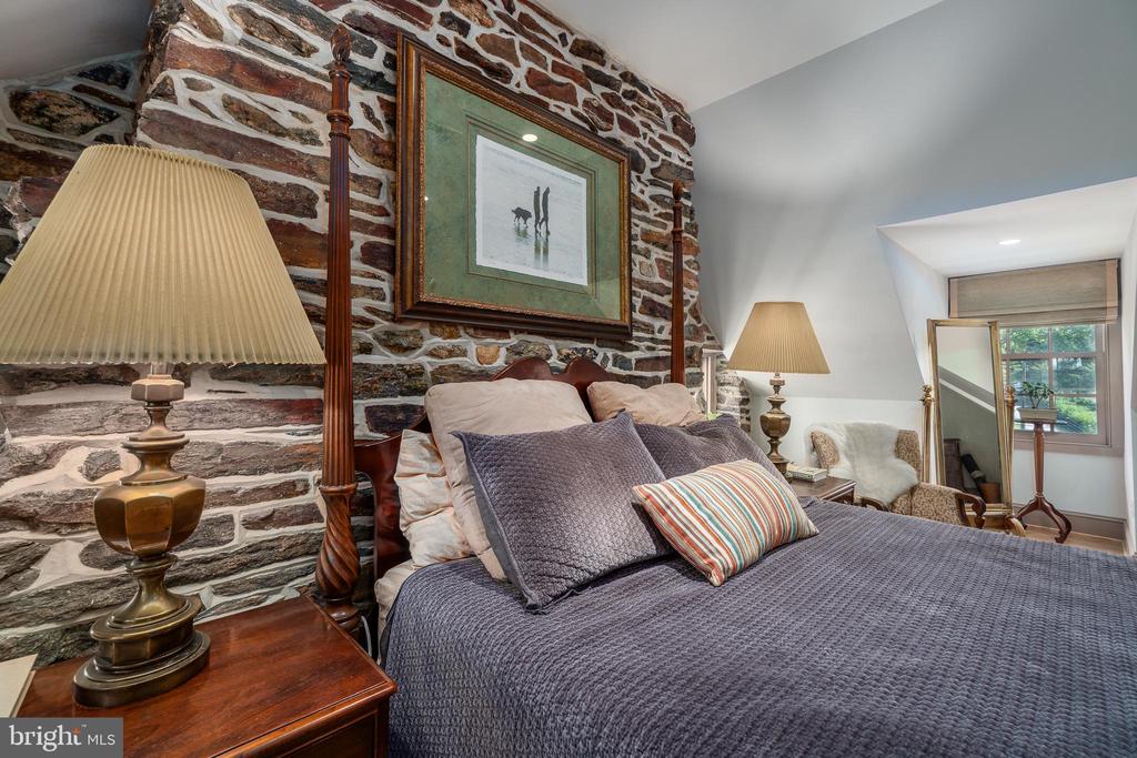 1175 MEETINGHOUSE ROAD