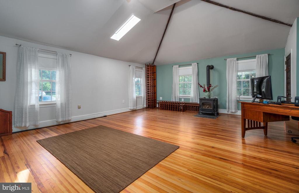 1175 MEETINGHOUSE ROAD
