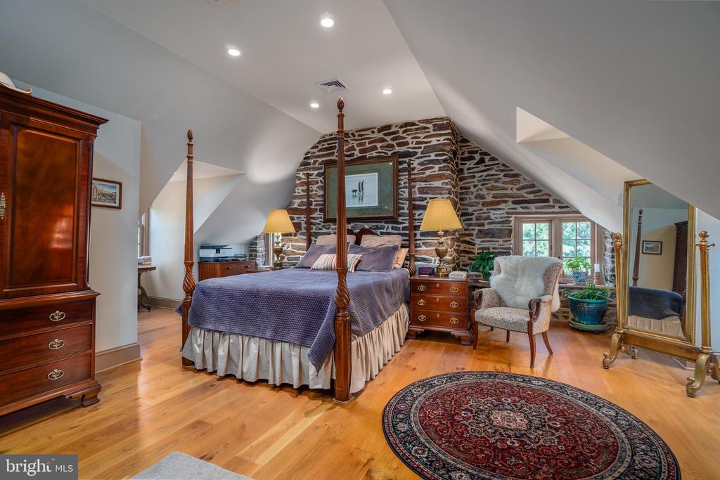 1175 MEETINGHOUSE ROAD