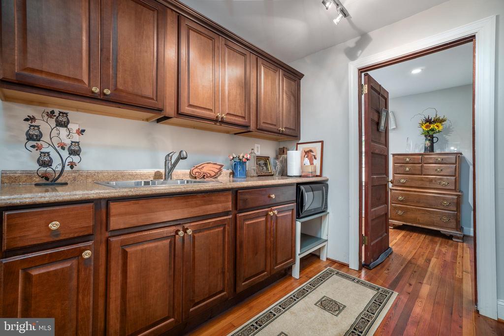 1175 MEETINGHOUSE ROAD