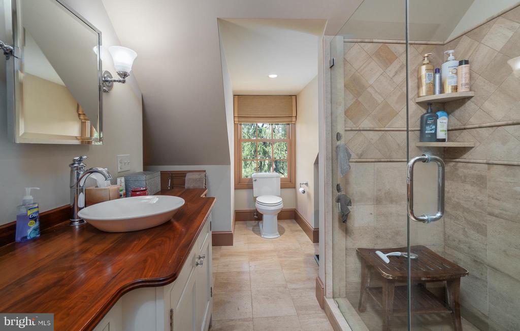 1175 MEETINGHOUSE ROAD