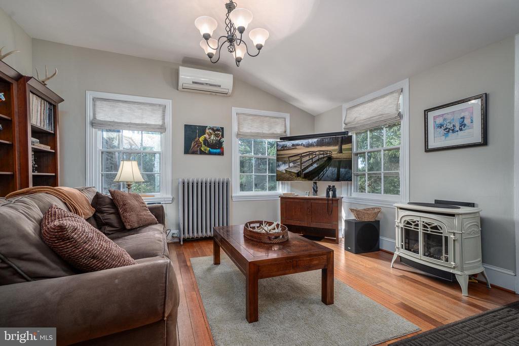 1175 MEETINGHOUSE ROAD