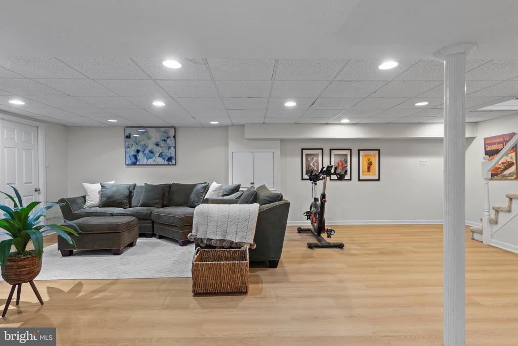 746 WESTWIND DRIVE
