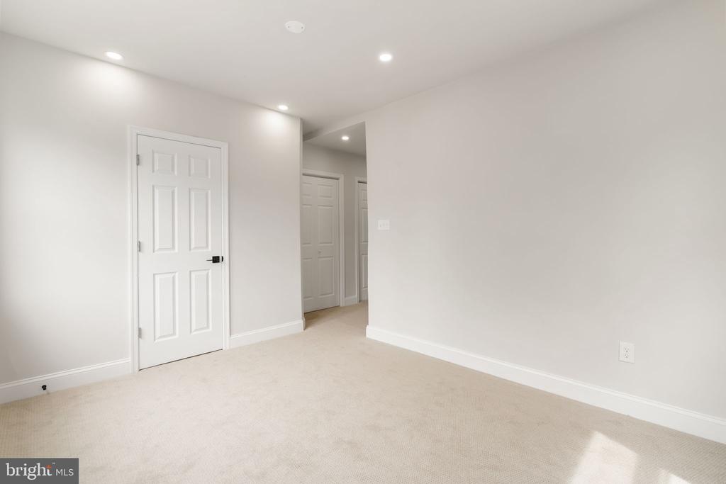 107 BRADFORD AVENUE