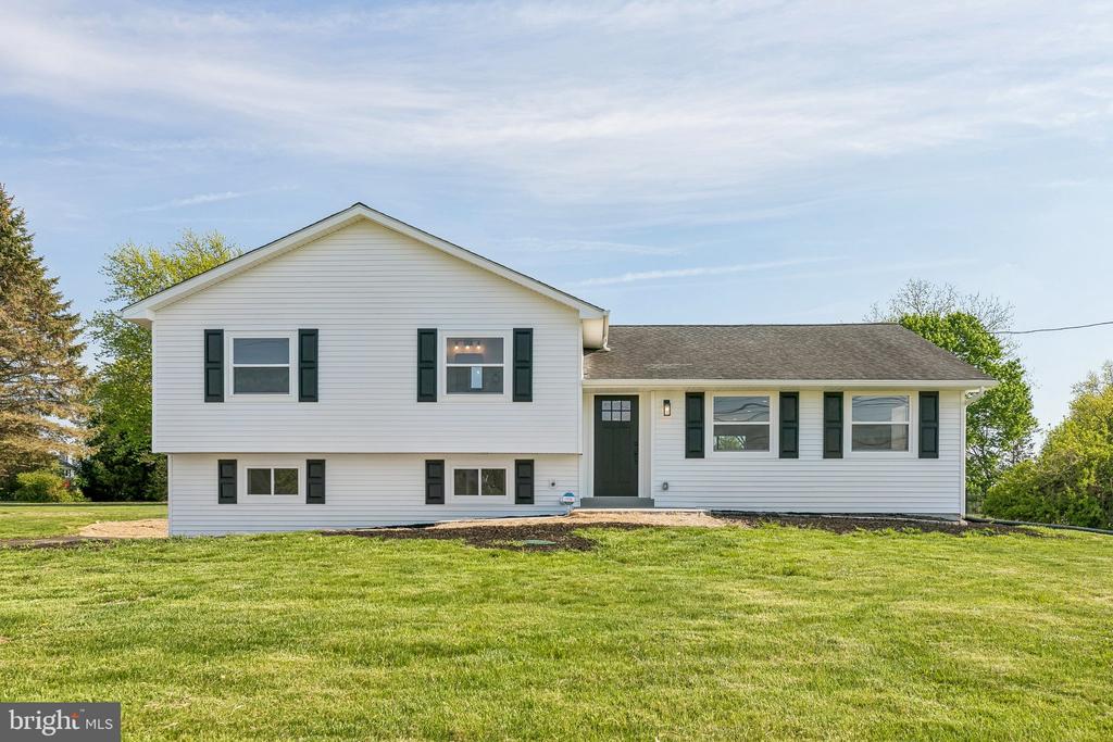 2720 W CHESTER ROAD