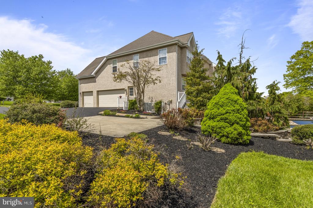 507 KELLEHER DRIVE