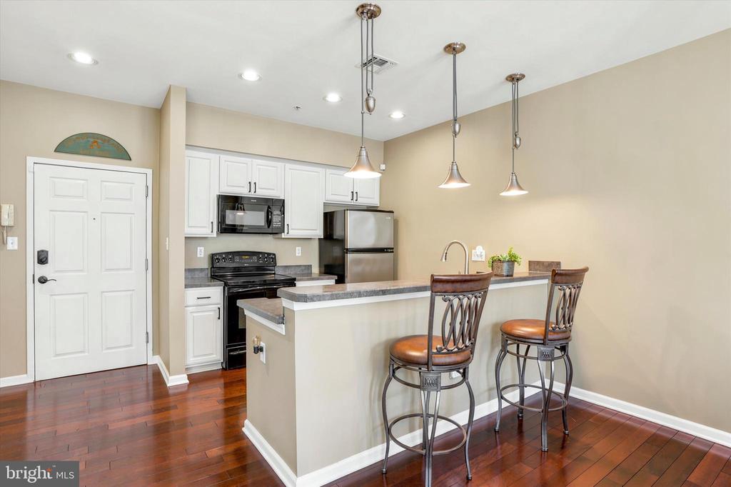 136 BRIDGE STREET Unit: 305