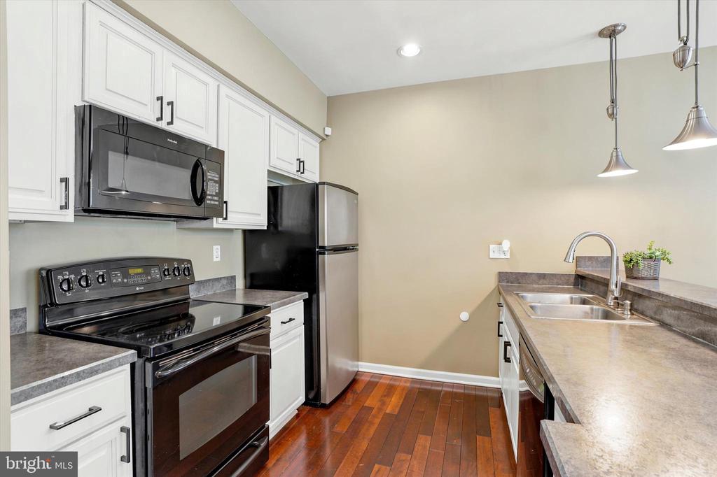 136 BRIDGE STREET Unit: 305