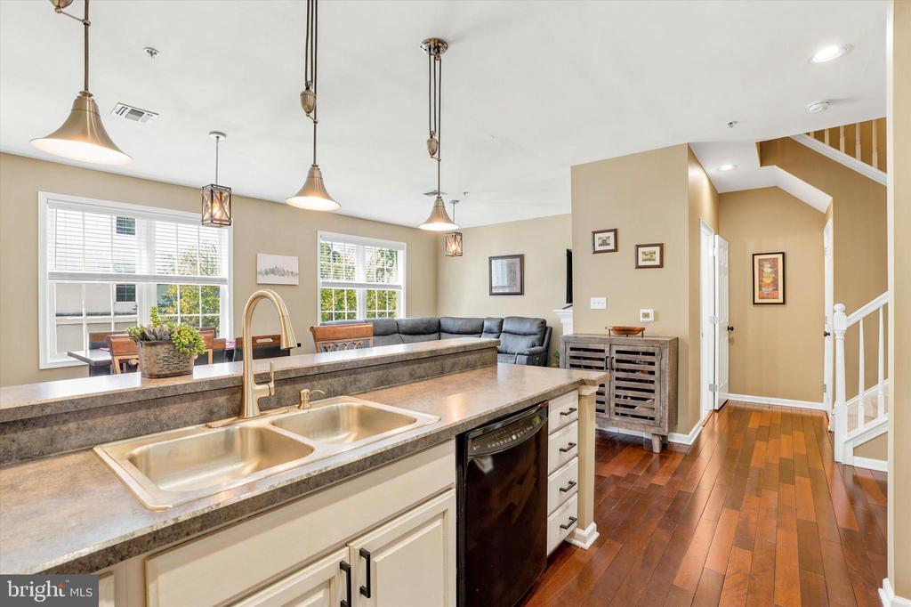 136 BRIDGE STREET Unit: 305
